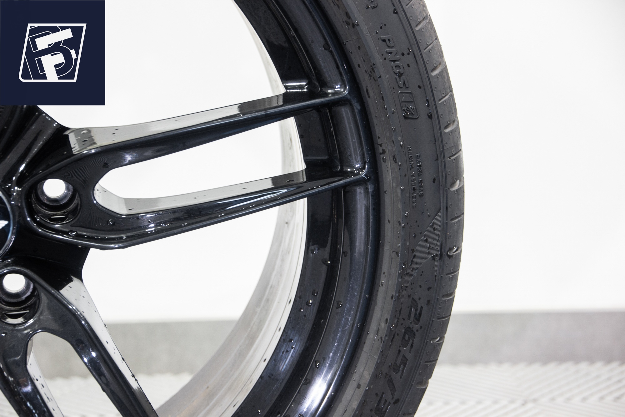 Aston Martin DBS Superleggera finition parfaite