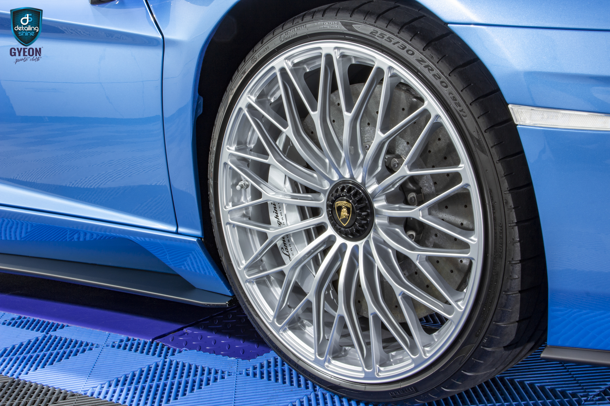 Pose film protection Lamborghini