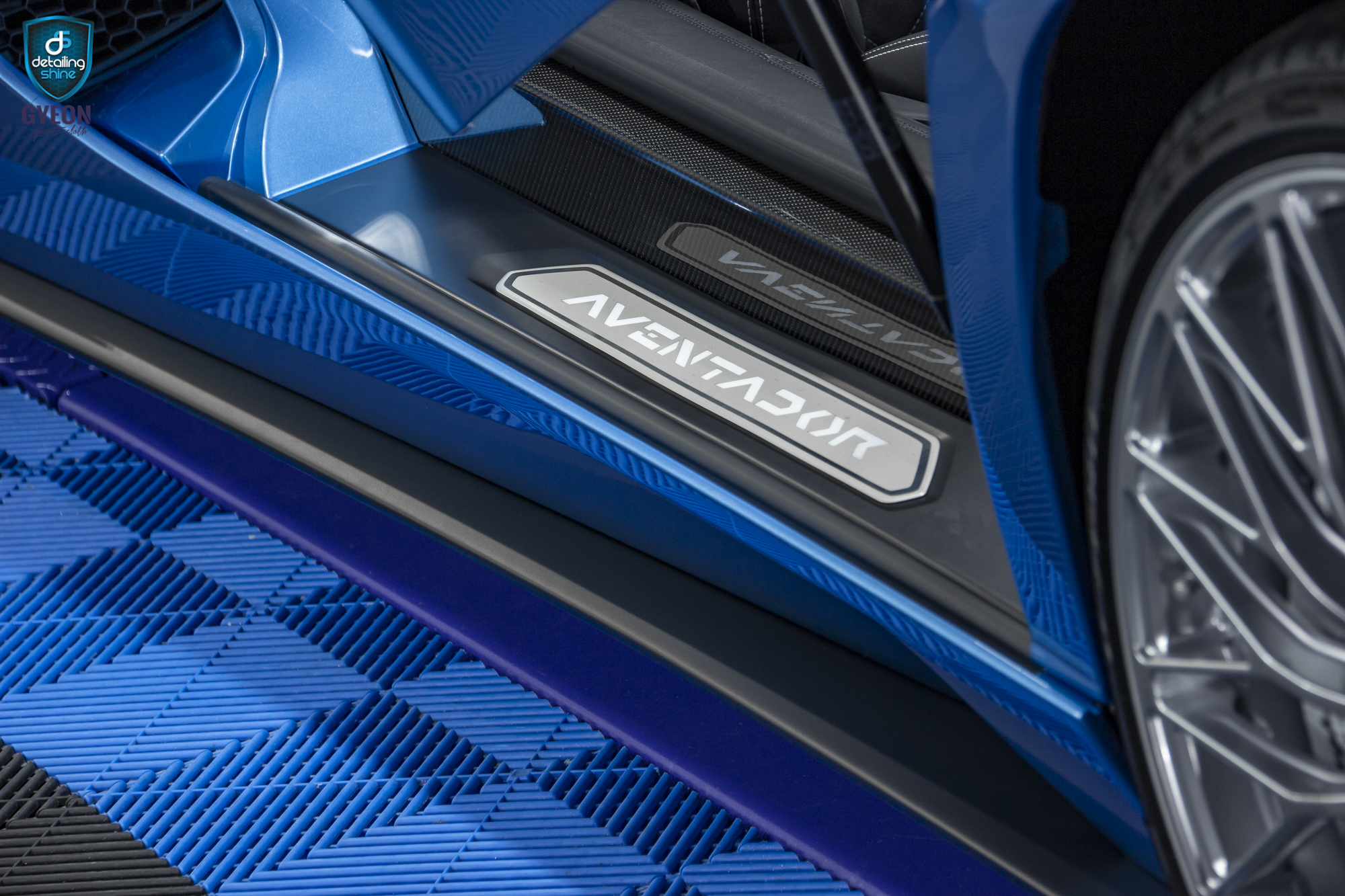 Lamborghini Aventador protégée ByFab Lyon