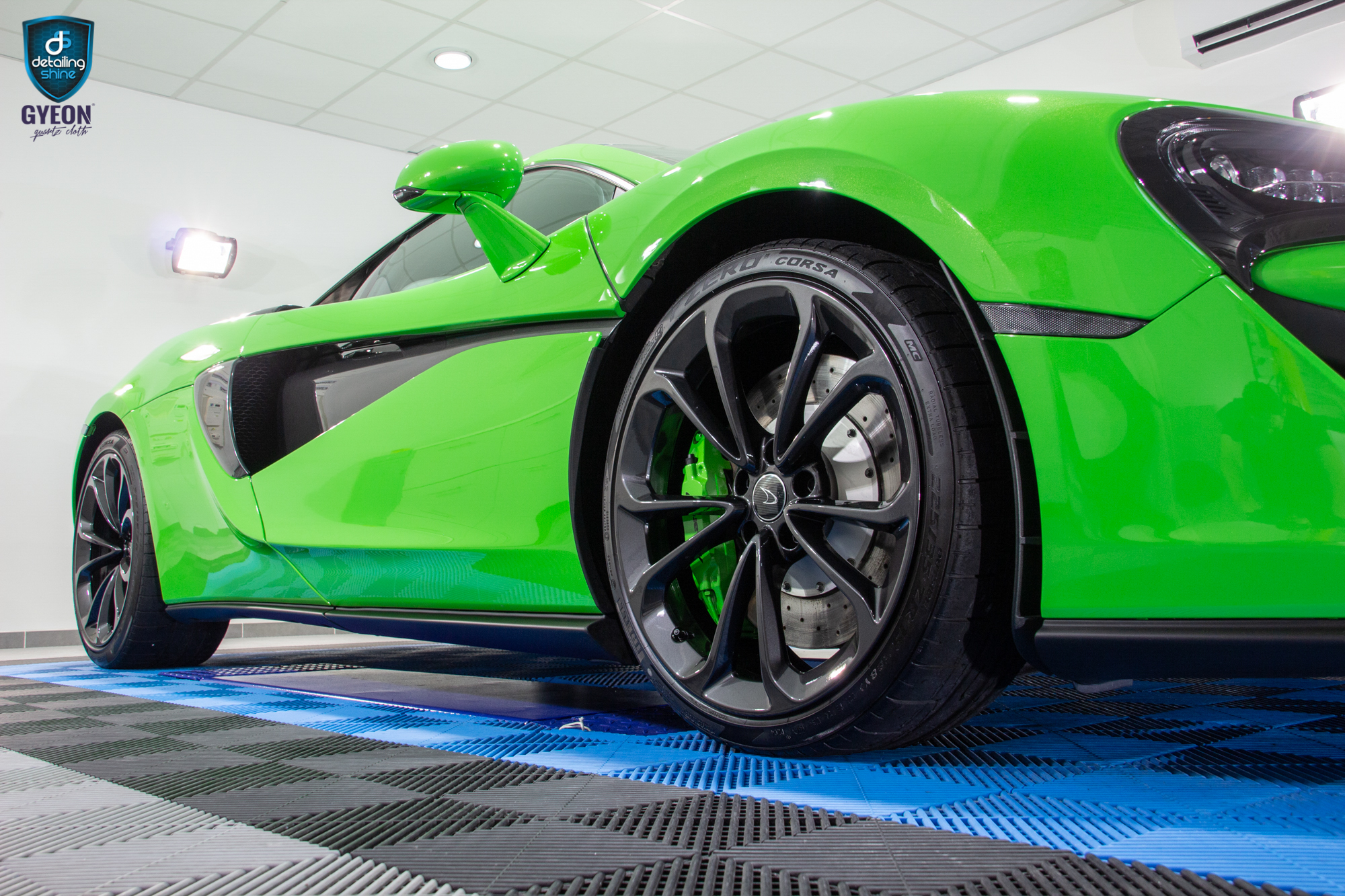 Détail PPF entrée air McLaren