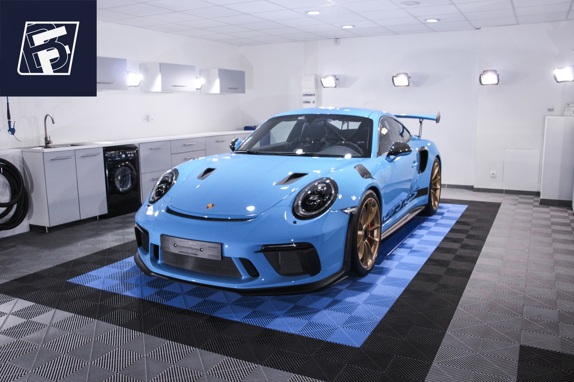 Porsche GT3 RS aileron detailing professionnel